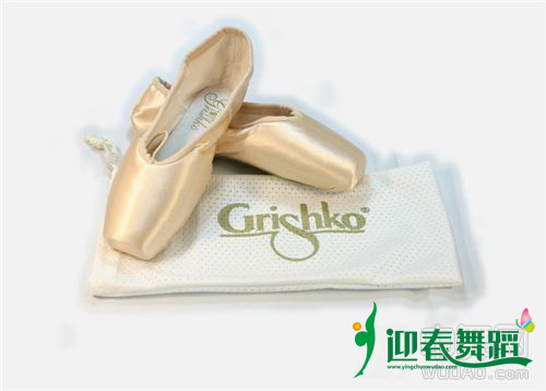  舞动新篇章：舞蹈鞋品牌排行榜前十名揭秘
